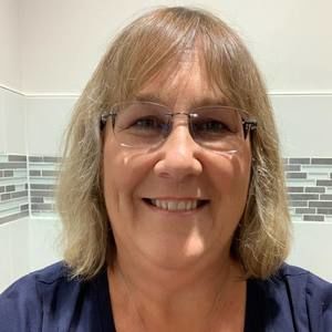 Meet your Posher, Debbie